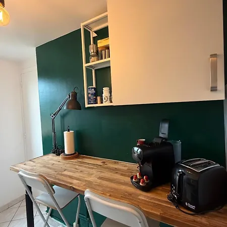 Appt Aux Arceaux, Centre, Balcon, Wifi, Parking, Netflix Apartamento *